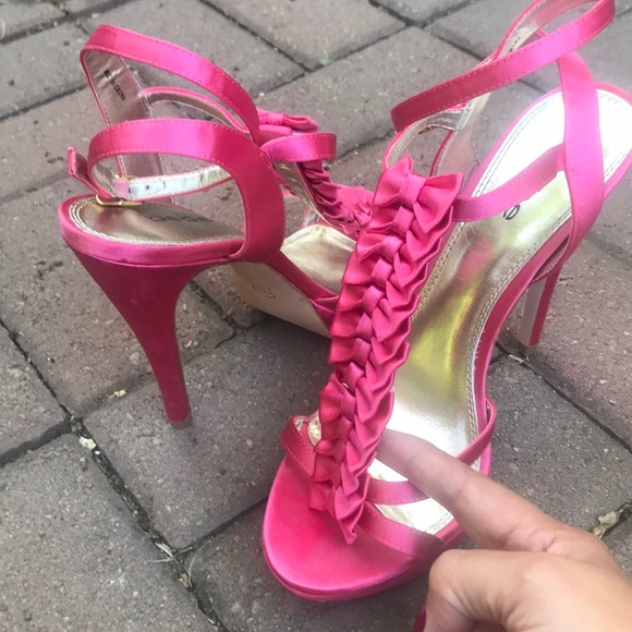 Size 10. Pink with bows - Picture 3 of 5